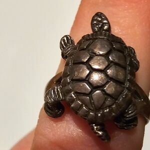 Sterling Bobble Body Turtle Ring